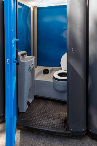 Best Portable bathroom rental  in North Sarasota, FL